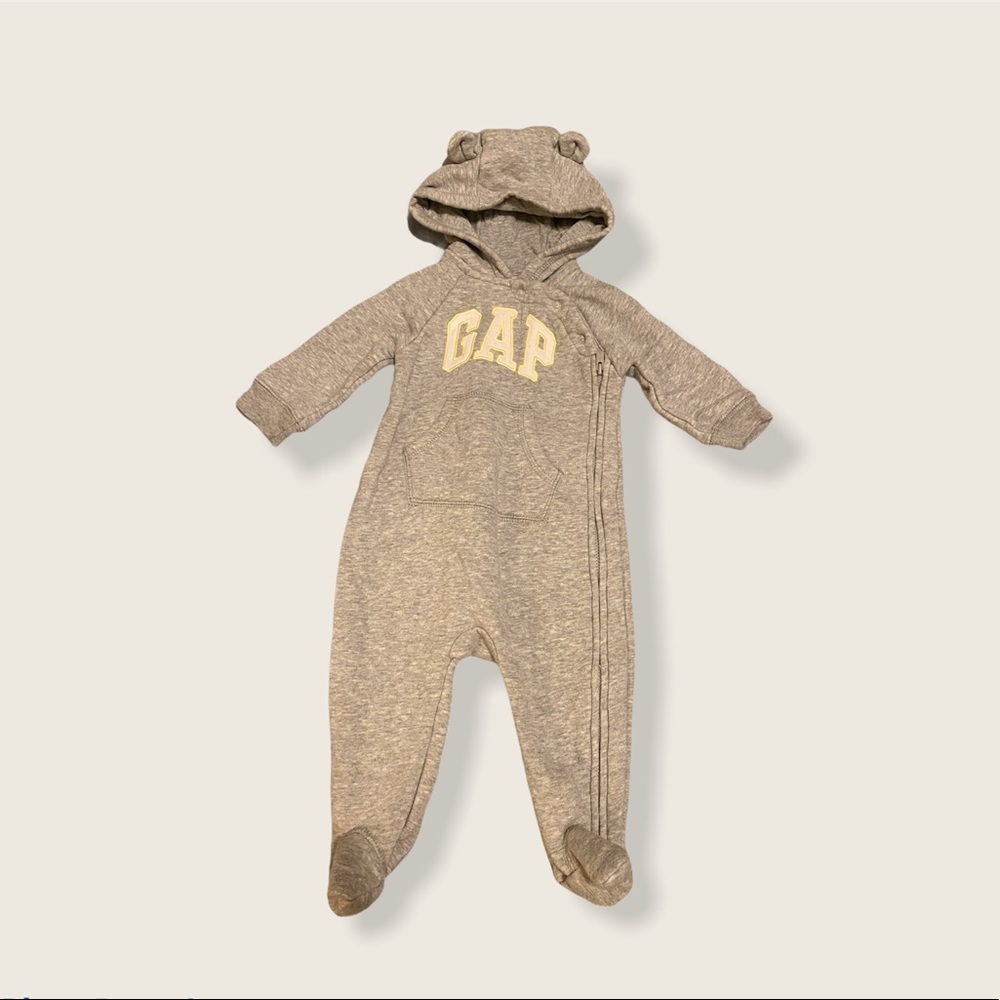 Super cozy baby gap snow suit😌